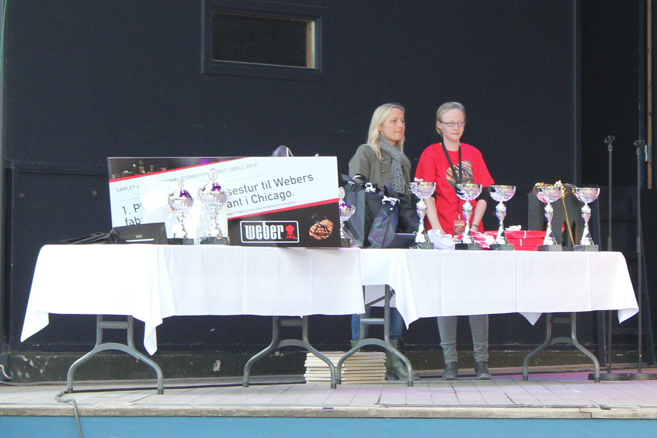 IMG_1313-ceremony_awards_table.jpg