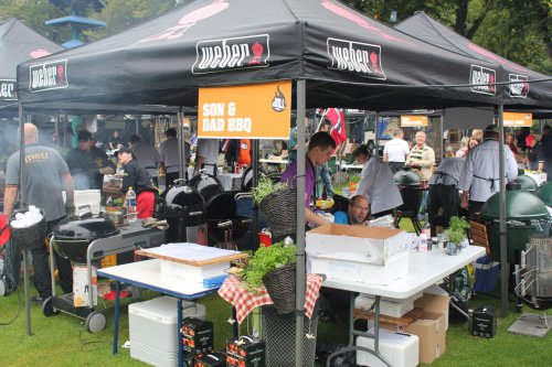 IMG_5012-son_dad_bbq.jpg