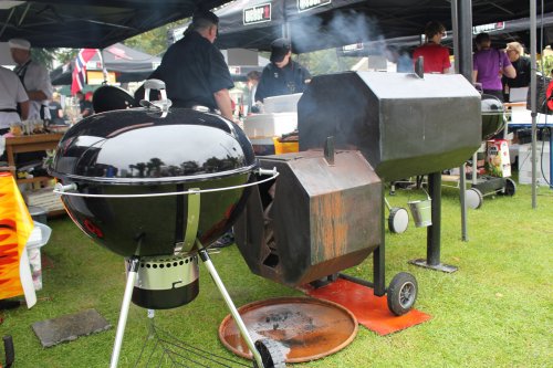 IMG_5023-flaming_pig_bbq.jpg