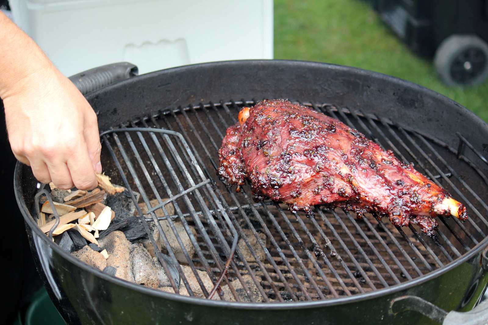 IMG_5306-son_and_dad_bbq.jpg