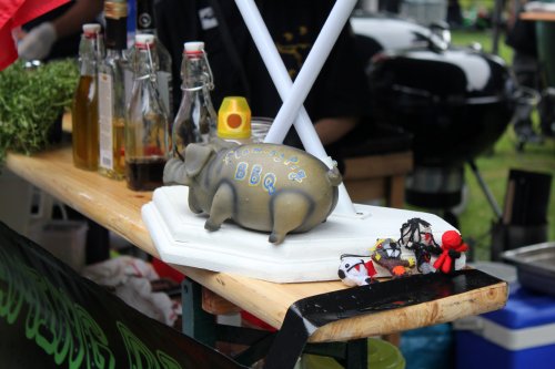 IMG_5427-flaming_pig_bbq.jpg