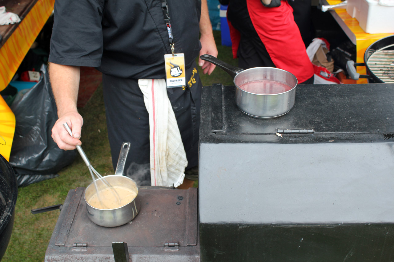 IMG_5447-flaming_pig_bbq-sauces.jpg