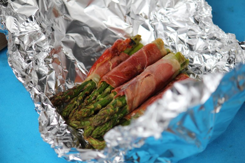 IMG_5547-moms_sportstar_grillers-beef-asparagus.jpg
