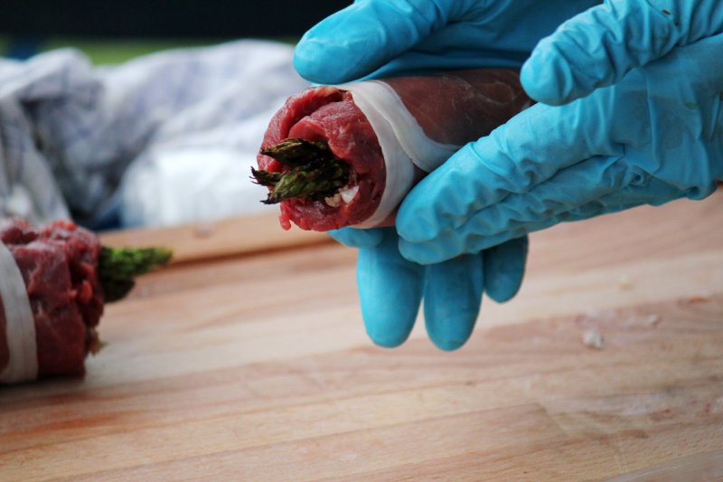 IMG_5561-moms_sportstar_grillers-beef-asparagus.jpg