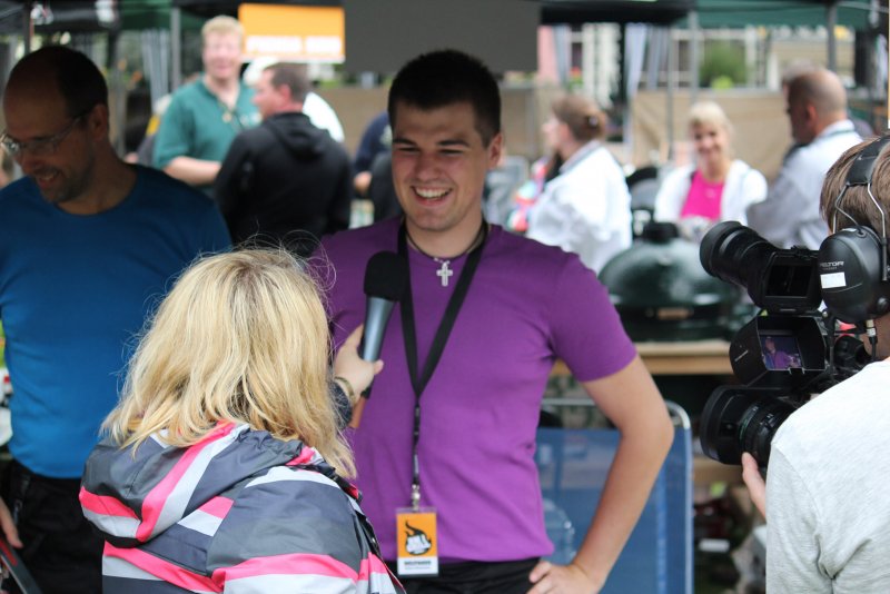 IMG_5570-son_dad_bbq-interview.jpg