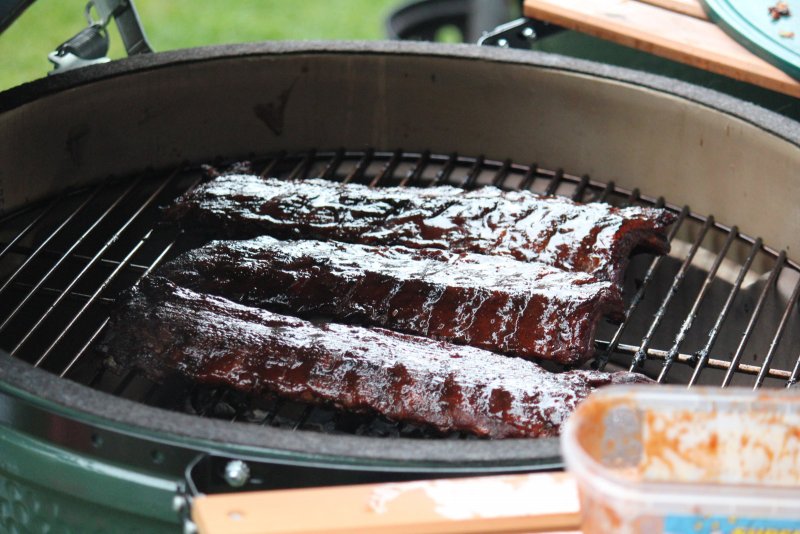 IMG_5617-big_green_egg-ribs.jpg